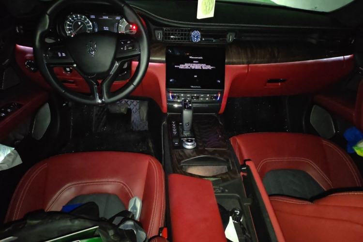 Used Maserati President 2022 3.0T GT Center Console