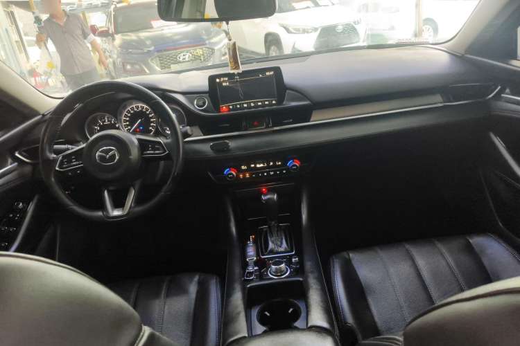 Used Mazda Atenza 2020 2.0L Blue Sky Luxury Edition Interior 2