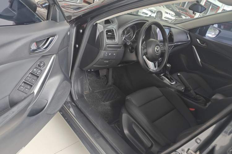 Used Mazda Atenza 2015 2.0L Blue Sky Fashion Edition Interior 2