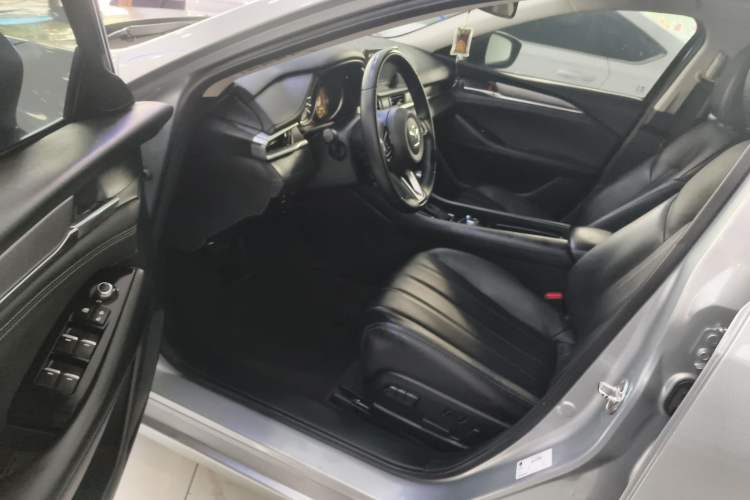 Used Mazda Atenza 2020 2.0L Blue Sky Luxury Edition Interior 3