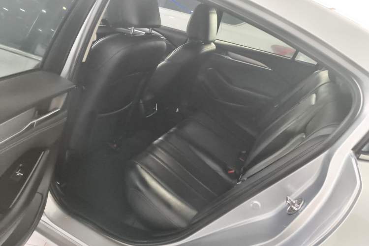 Used Mazda Atenza 2020 2.0L Blue Sky Luxury Edition Interior 4