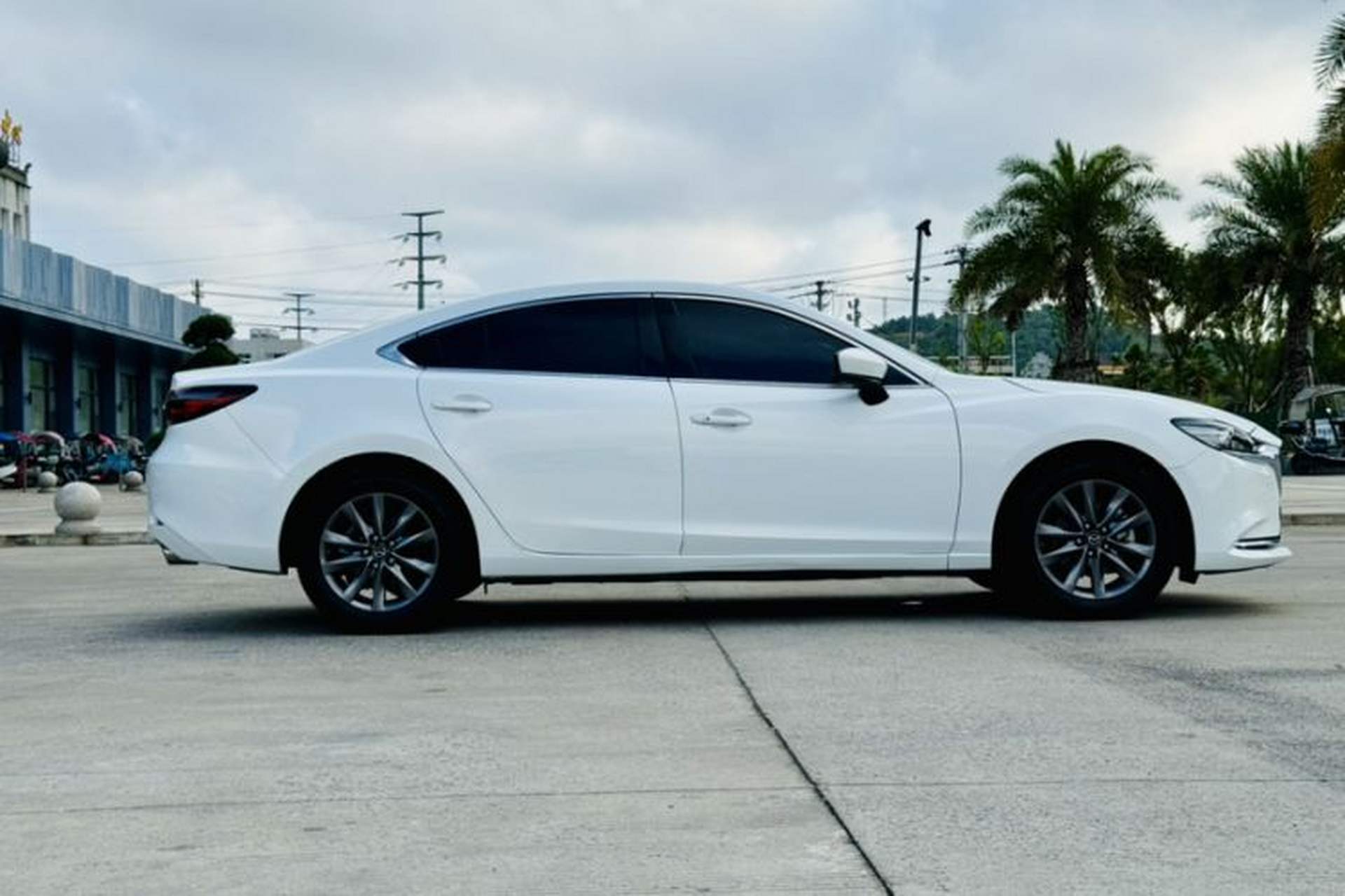 Used Mazda Atenza 2021 2.0L Blue Sky Luxury Edition Exterior 15