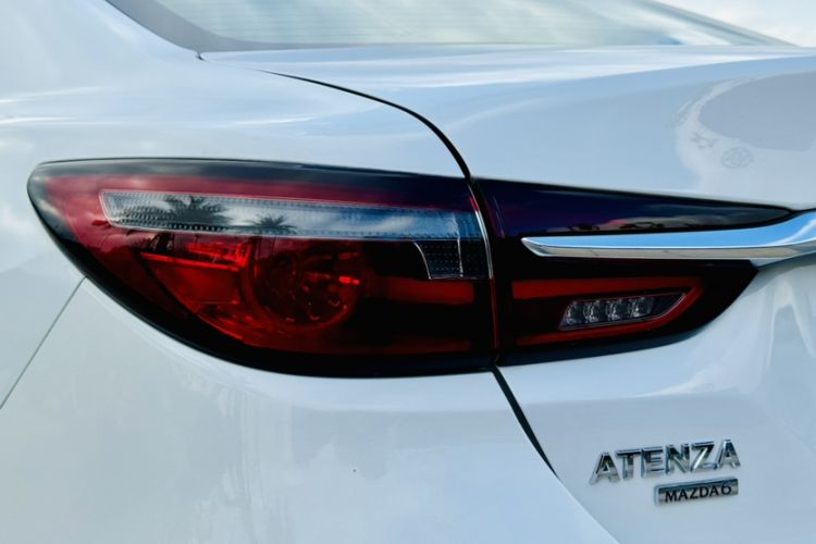 Used Mazda Atenza 2021 2.0L Blue Sky Luxury Edition Exterior 3