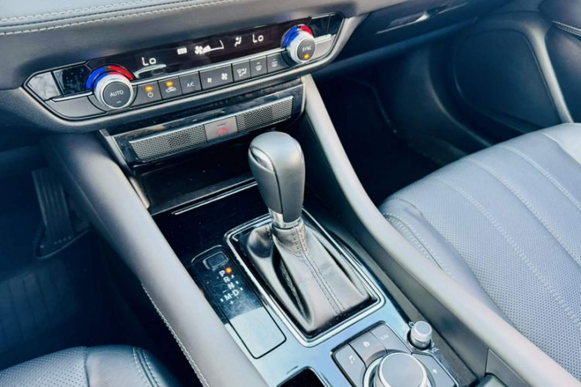 Used Mazda Atenza 2021 2.0L Blue Sky Luxury Edition Gear Lever