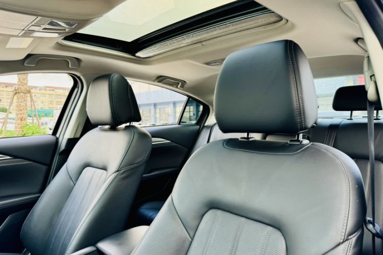 Used Mazda Atenza 2021 2.0L Blue Sky Luxury Edition Interior 11