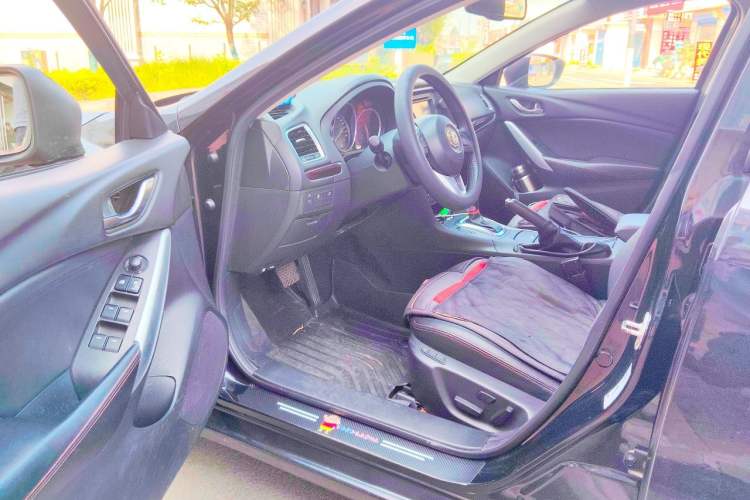 Used Mazda Atenza 2014 2.0L Blue Sky Luxury Edition Driver Seat