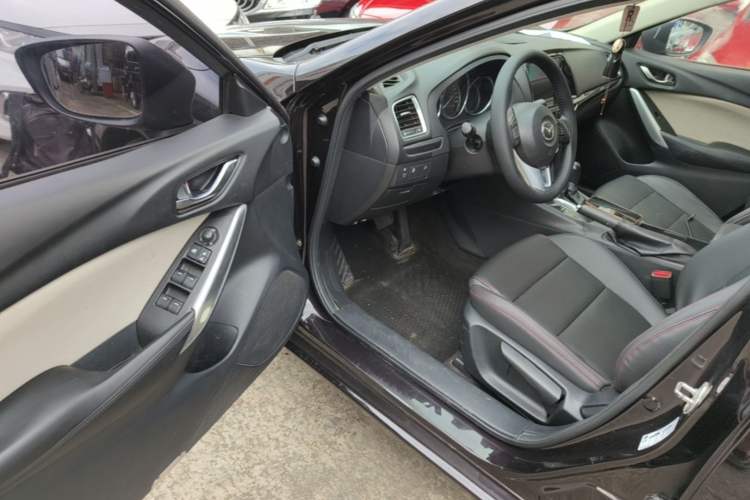 Used Mazda Atenza 2014 2.0L Blue Sky Fashion Edition Driver Seat