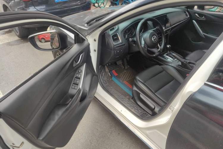 Used Mazda Atenza 2014 2.0L Blue Sky Fashion Edition Driver Seat