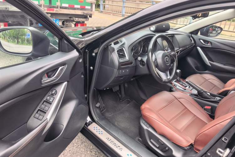 Used Mazda Atenza 2014 2.0L Blue Sky Luxury Edition Driver Seat