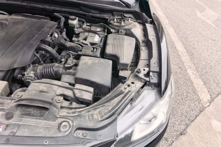 Used Mazda Atenza 2014 2.0L Blue Sky Luxury Edition Engine Bay Left