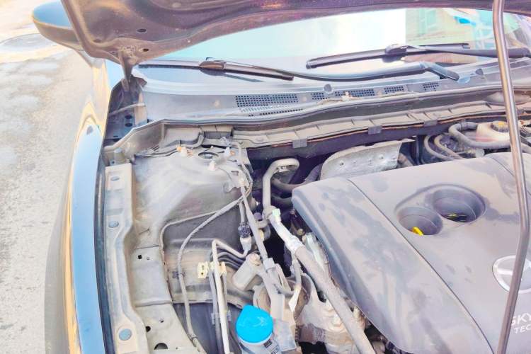 Used Mazda Atenza 2014 2.0L Blue Sky Luxury Edition Engine Bay Right