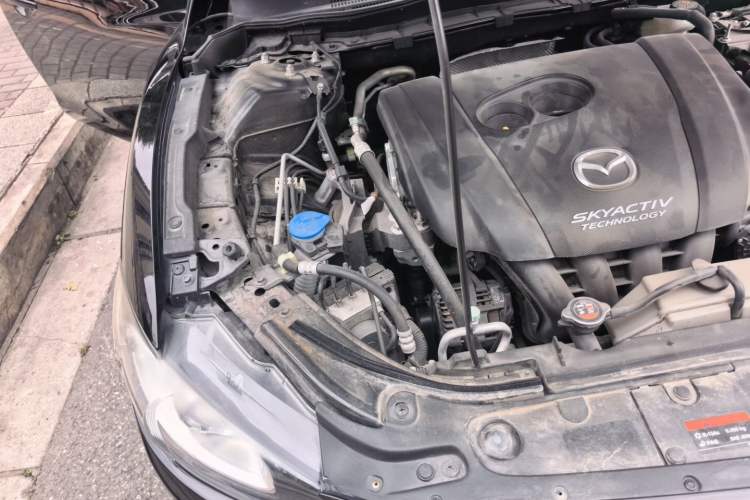 Used Mazda Atenza 2014 2.0L Blue Sky Luxury Edition Engine Bay Right