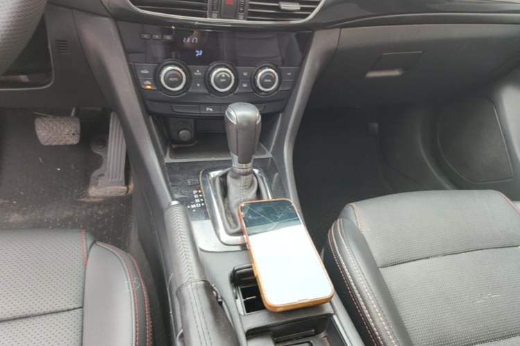 Used Mazda Atenza 2014 2.0L Blue Sky Fashion Edition Gear Lever
