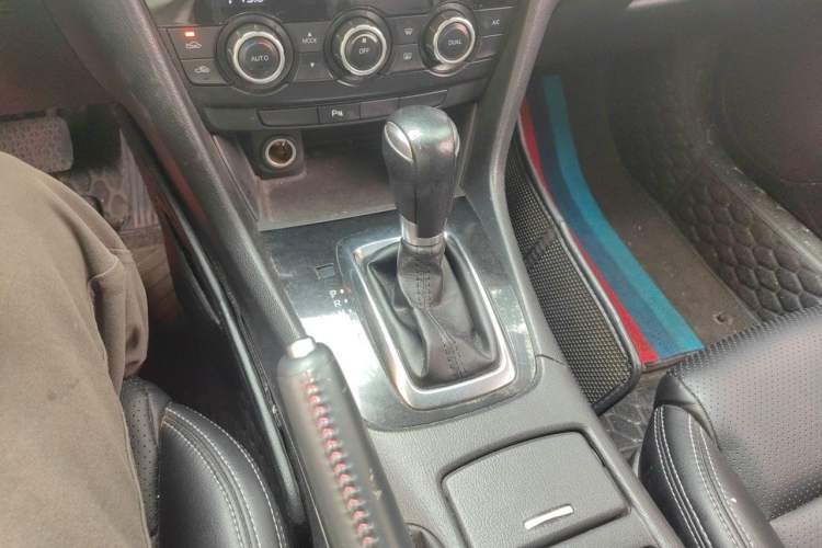 Used Mazda Atenza 2014 2.0L Blue Sky Fashion Edition Gear Lever