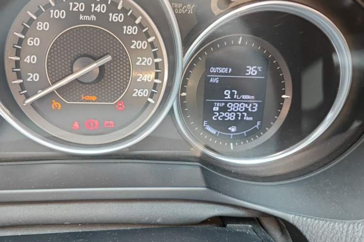 Used Mazda Atenza 2014 2.5L Blue Sky Prestige Edition Odometer Close Up