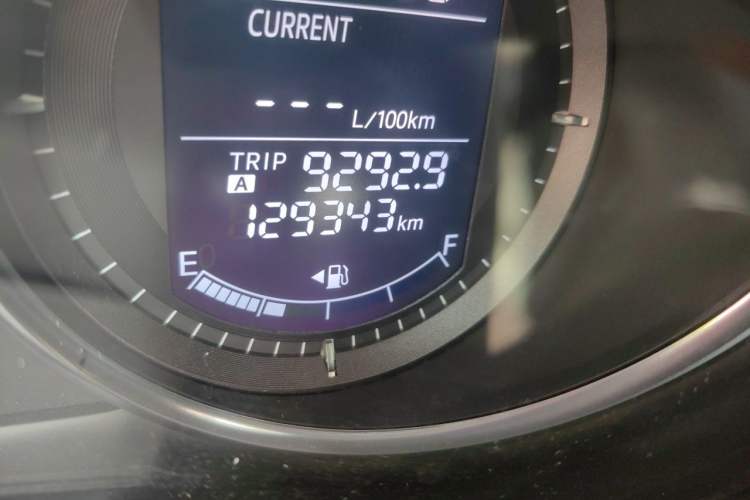 Used Mazda Atenza 2014 2.0L Blue Sky Fashion Edition Odometer Close Up
