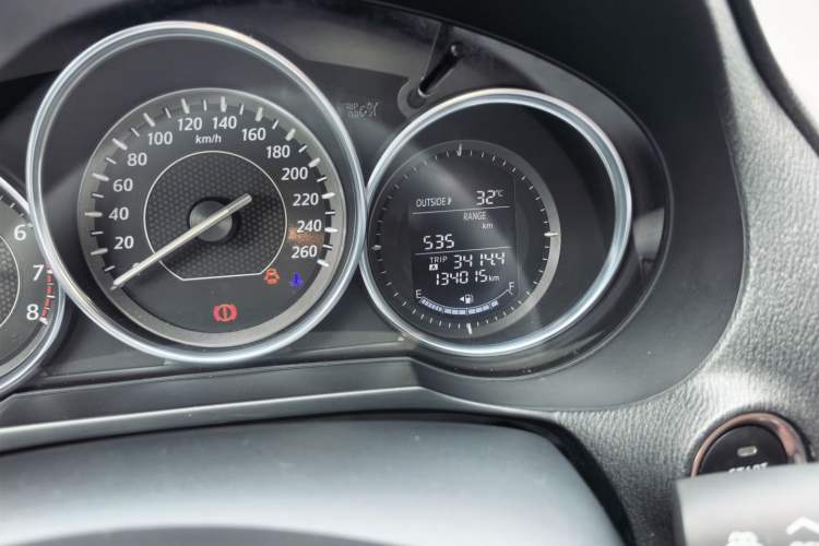Used Mazda Atenza 2014 2.0L Blue Sky Luxury Edition Odometer Close Up