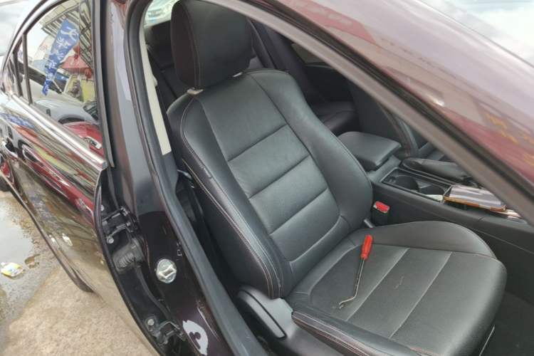 Used Mazda Atenza 2014 2.0L Blue Sky Fashion Edition Right Front Seat