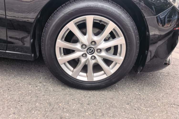 Used Mazda Atenza 2014 2.0L Blue Sky Luxury Edition Right Front Wheel Hub