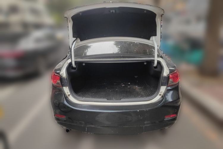 Used Mazda Atenza 2014 2.0L Blue Sky Fashion Edition Trunk