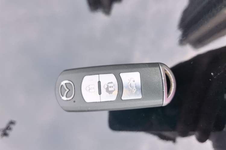 Used Mazda Atenza 2014 2.0L Blue Sky Luxury Edition Vehicle Key