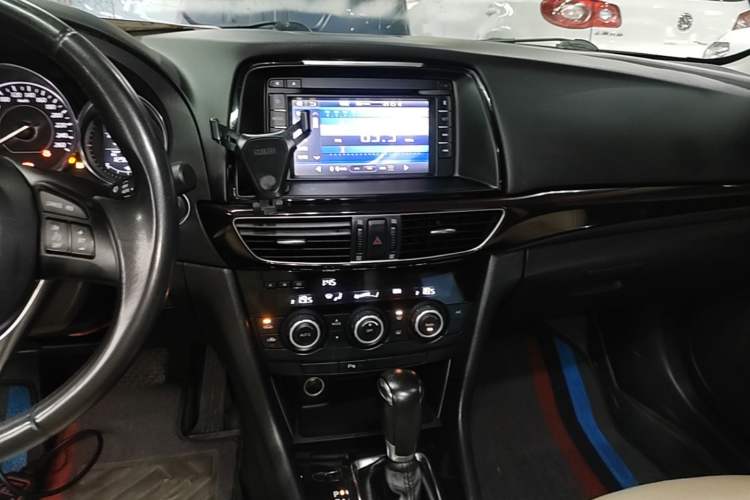 Used Mazda Atenza 2014 2.0L Blue Sky Luxury Edition Audio And AC Panel