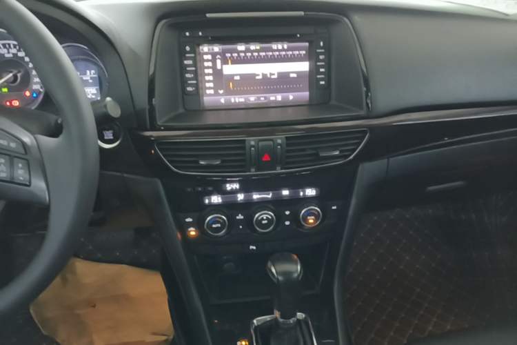 Used Mazda Atenza 2014 2.0L Blue Sky Luxury Edition Audio And AC Panel