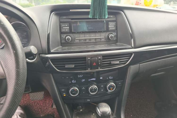 Used Mazda Atenza 2014 2.0L Blue Sky Fashion Edition Audio And AC Panel