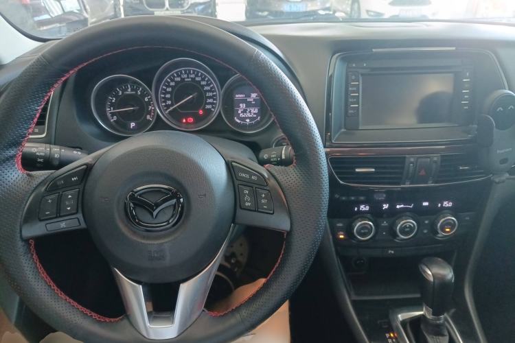 Used Mazda Atenza 2014 2.0L Blue Sky Luxury Edition Center Console