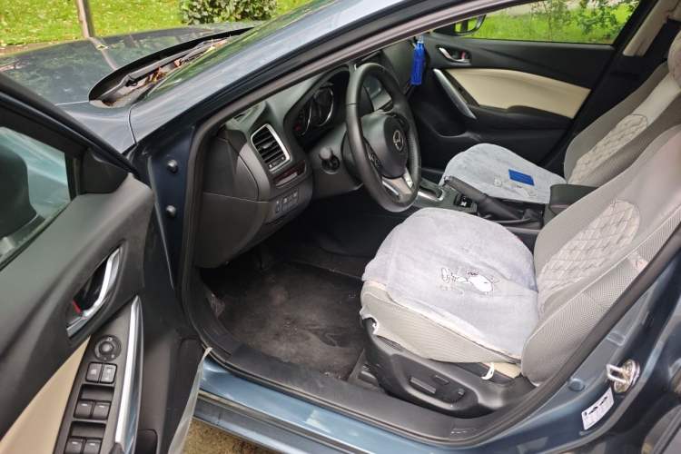 Used Mazda Atenza 2014 2.0L Blue Sky Luxury Edition Driver Seat