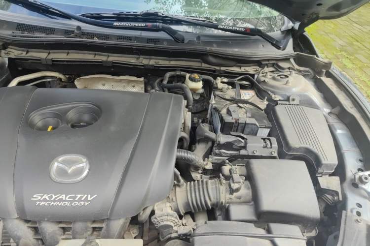 Used Mazda Atenza 2014 2.0L Blue Sky Fashion Edition Engine Bay Left