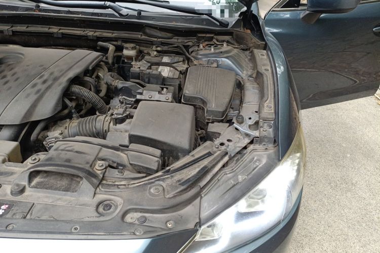 Used Mazda Atenza 2014 2.0L Blue Sky Luxury Edition Engine Bay Left