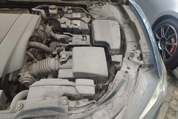 Used Mazda Atenza 2014 2.0L Blue Sky Luxury Edition Engine Bay Left
