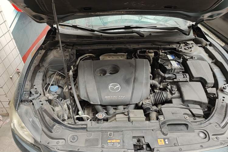 Used Mazda Atenza 2014 2.0L Blue Sky Fashion Edition Engine Bay Right