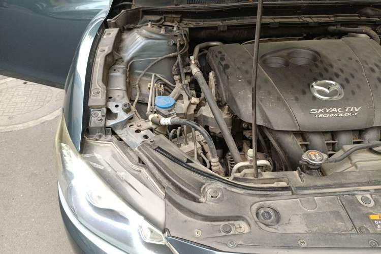 Used Mazda Atenza 2014 2.0L Blue Sky Luxury Edition Engine Bay Right
