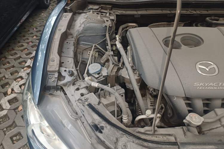 Used Mazda Atenza 2014 2.0L Blue Sky Luxury Edition Engine Bay Right