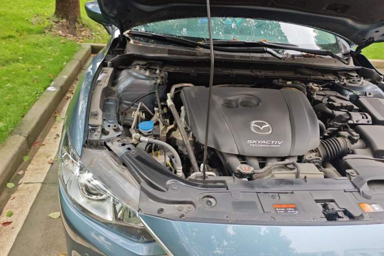 Used Mazda Atenza 2014 2.0L Blue Sky Luxury Edition Engine Bay Right