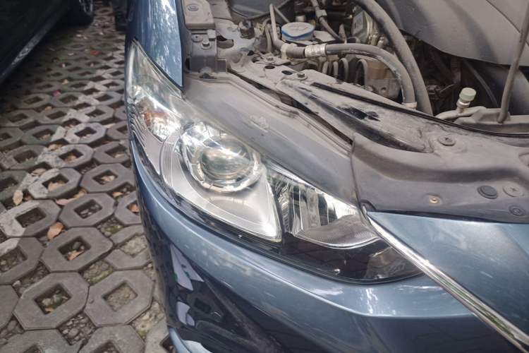 Used Mazda Atenza 2014 2.0L Blue Sky Luxury Edition Exterior 3