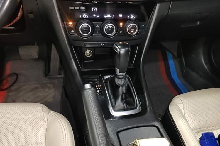 Used Mazda Atenza 2014 2.0L Blue Sky Luxury Edition Gear Lever