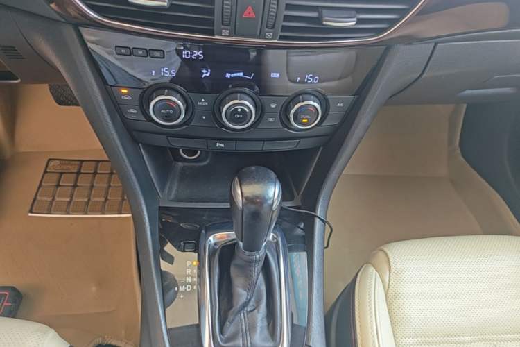 Used Mazda Atenza 2014 2.0L Blue Sky Luxury Edition Gear Lever