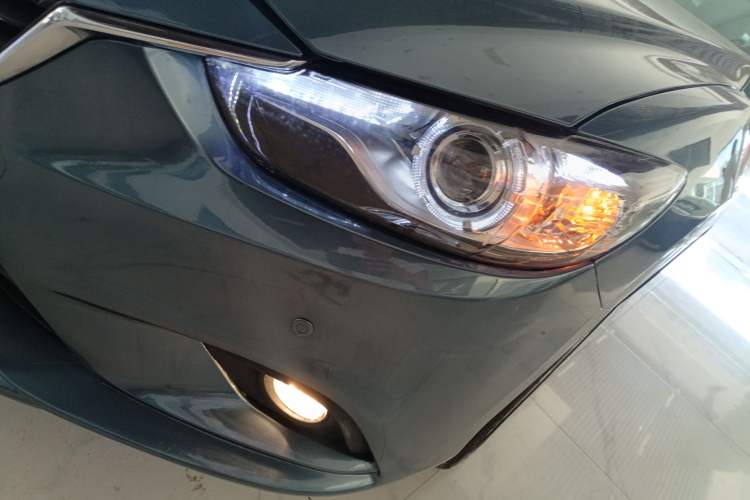Used Mazda Atenza 2014 2.0L Blue Sky Luxury Edition Left Front Headlight