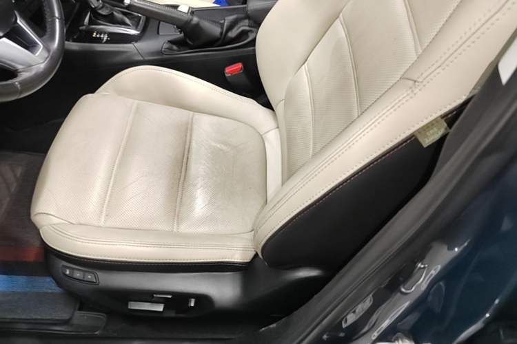 Used Mazda Atenza 2014 2.0L Blue Sky Luxury Edition Left Front Seat
