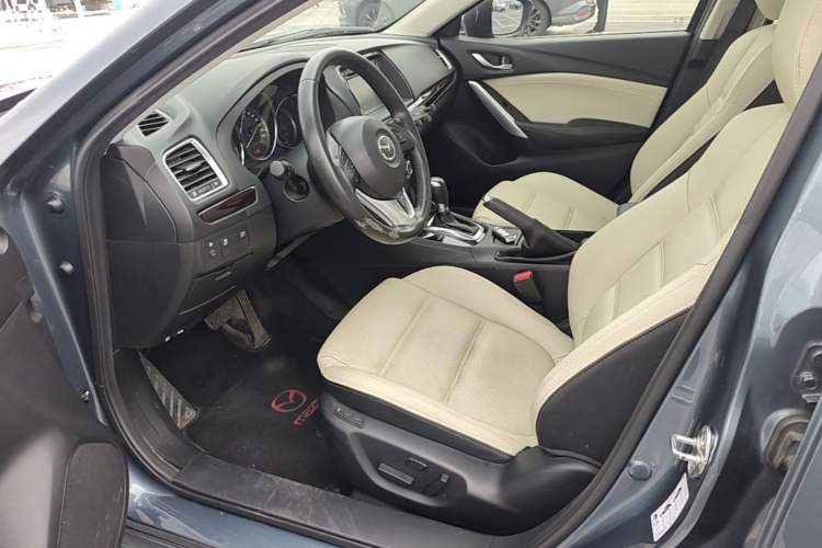 Used Mazda Atenza 2014 2.0L Blue Sky Luxury Edition Left Front Seat
