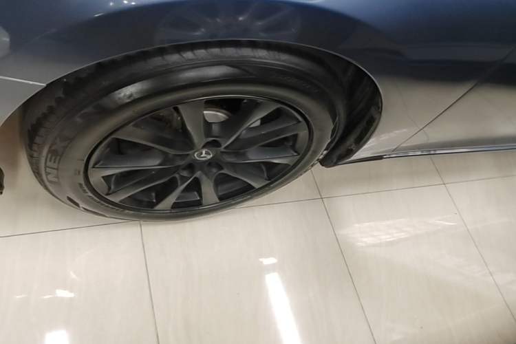 Used Mazda Atenza 2014 2.0L Blue Sky Luxury Edition Left Front Wheel Hub