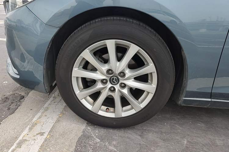 Used Mazda Atenza 2014 2.0L Blue Sky Luxury Edition Left Front Wheel Hub