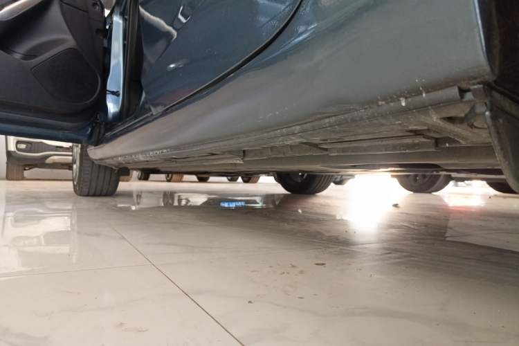 Used Mazda Atenza 2014 2.0L Blue Sky Luxury Edition Left Side Sill