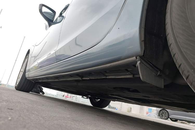 Used Mazda Atenza 2014 2.0L Blue Sky Luxury Edition Left Side Sill