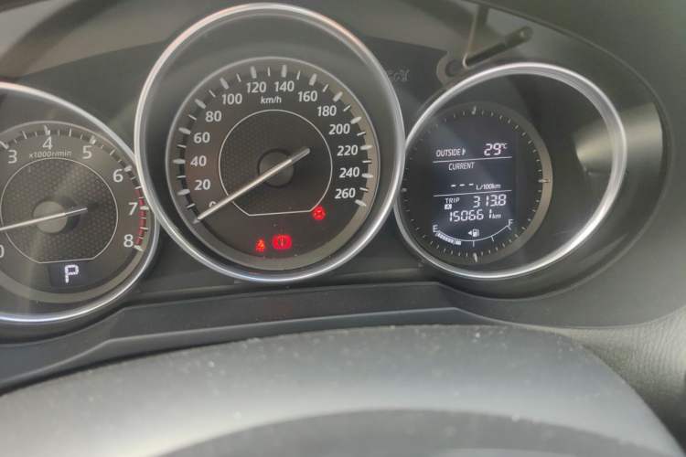 Used Mazda Atenza 2014 2.0L Blue Sky Fashion Edition Odometer Close Up