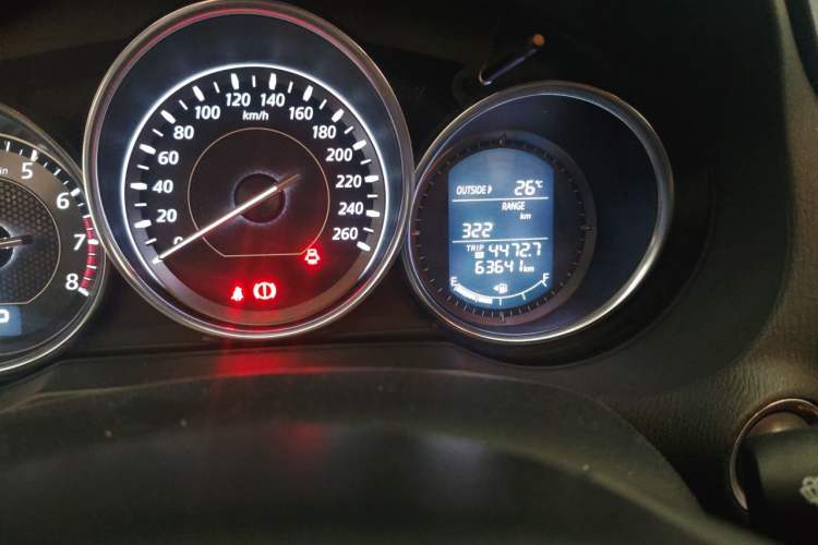 Used Mazda Atenza 2014 2.0L Blue Sky Luxury Edition Odometer Close Up