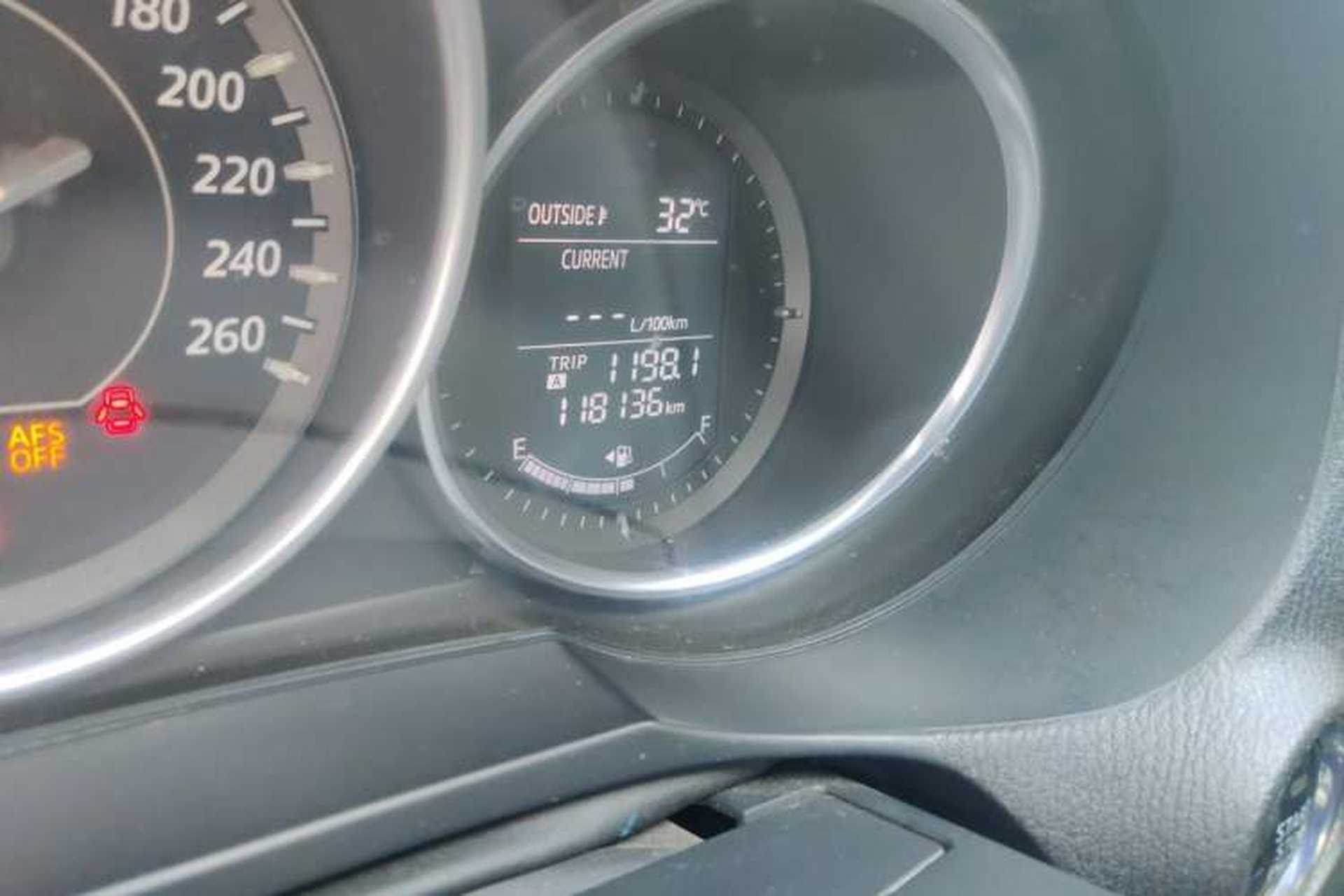Used Mazda Atenza 2014 2.5L Blue Sky Prestige Edition Odometer Close Up